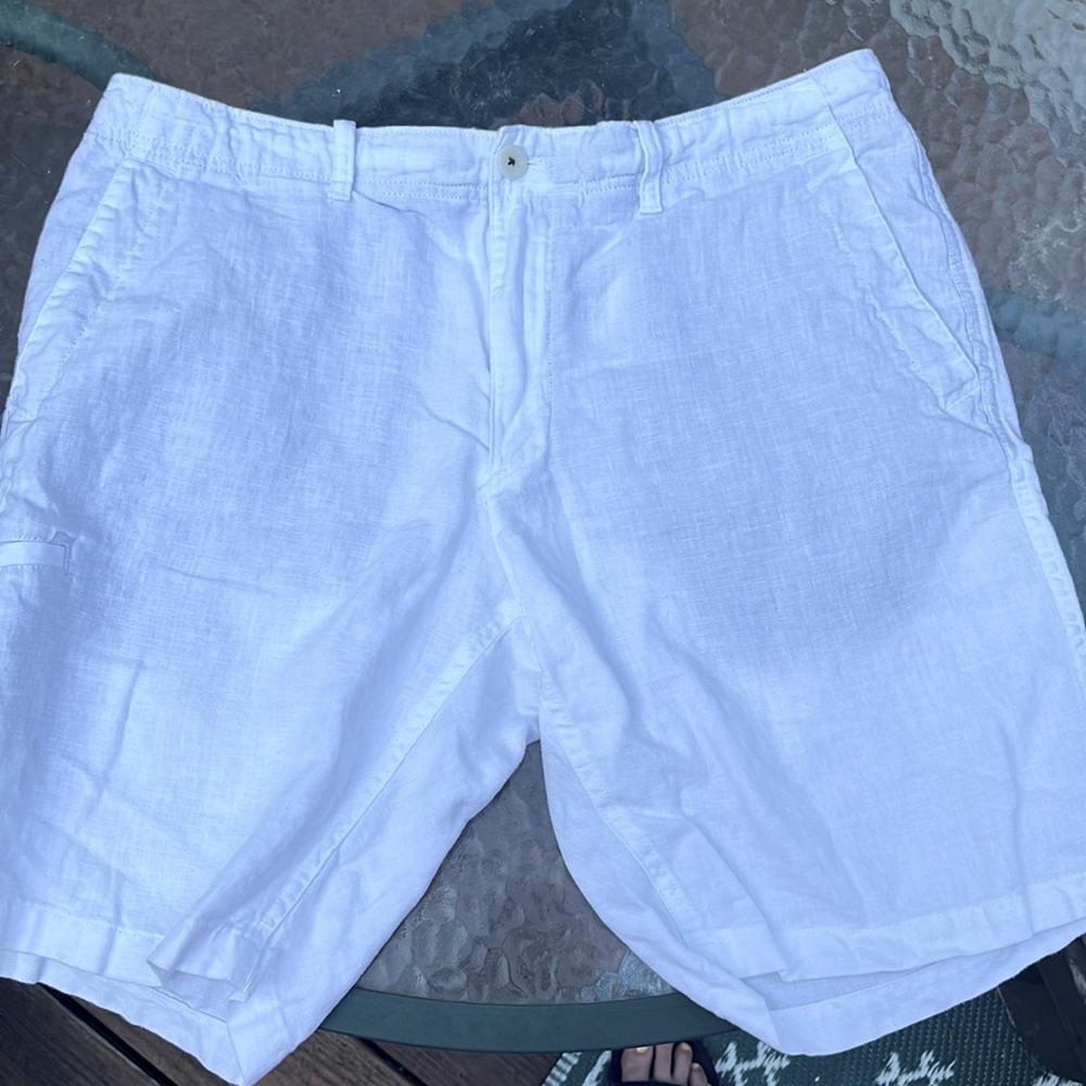 Banana Republic Men’s Linen Shorts